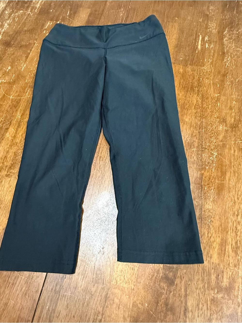 Nike Dri-FIT Women’s Small Black Capri Leggings Cropped Workout Yoga Pants
